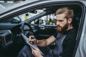 Wer erledigt welchen Verwaltungsakt beim Autoverkauf? (Foto: Unsplash)