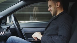 Autoverkaufs-Inserate die Vertrauen schaffen (Foto: Vitaly Gariev/Unsplash)