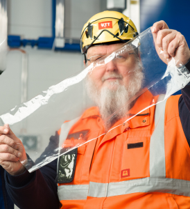 Neue Zellulose-Folie: Innovation aus Finnland ist transparent und reißfest (Foto: vttresearch.com)