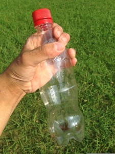 PET-Flasche: Daraus werden künftig Anoden von Batterien (Foto: HNDPTESBC, pixabay.com)