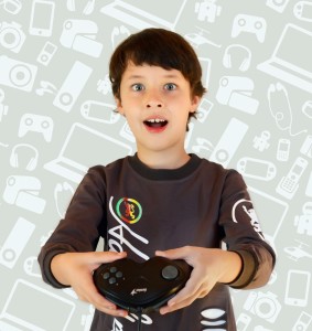 Junge mit Controller: Spieldauer allein nicht aussagekräftig (Foto: Sunriseforever, pixabay.com)