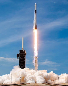 Start des Satelliten mit der neuen Nuklearbatterie an Bord (Foto: spacex.com)