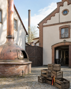 Verlassene Brauerei: Zahl der Unternehmen geht weiter zurück (KI-Bild: ChatGPT/Dall-E)