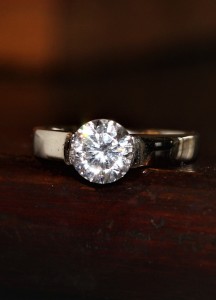 Ring: Streben nach Luxus ist oft hormonell bedingt (Foto: nkisandi, pixabay.com)