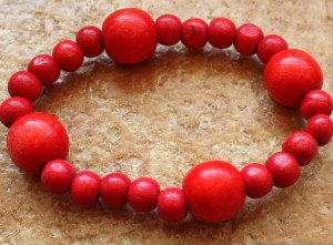 Neuer Kunststoff: Dieser besteht aus Molekülringen, wie Armbänder (Foto: Alicja, pixabay.com)