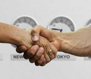 Handshake: Bündnisse sind vielen Unternehmen suspekt (Foto: Gerd Altmann, pixabay.com)
