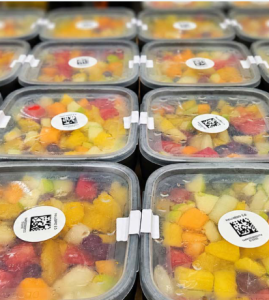 Mehrwegboxen statt Wegwerfbehälter für Obstsalat: Das schont die Umwelt (Foto: wwf.com)