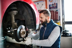 Welche Mängel sollten behoben werden vor dem Verkauf? (Foto: Unsplash)