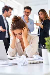 In der Arbeit: Männerdominanz im Job verunsichert viele Frauen (KI-Bild: ChatGPT/Dall-E)