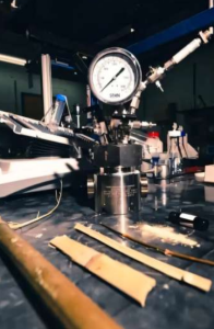 Funktionierende Laboranlage für die hydrothermale Verflüssigung (Foto: wpi.edu)