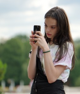 Mädchen: Kinder finden sich mit Social-Media-Verbot nicht ab (Foto: Mircea Iancu, pixabay.com)